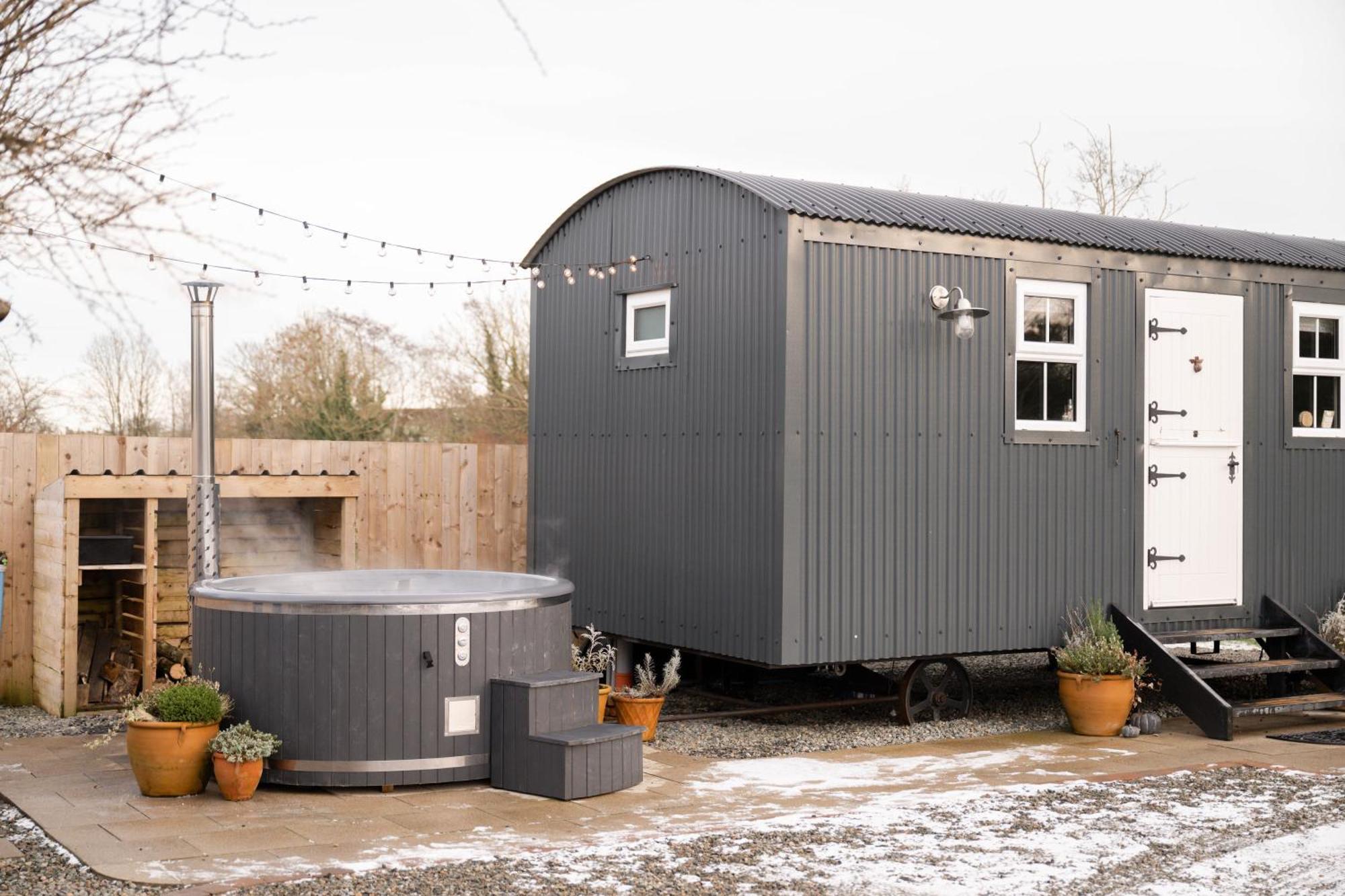 Barfield Shepherds Hut 马拉费尔特 外观 照片