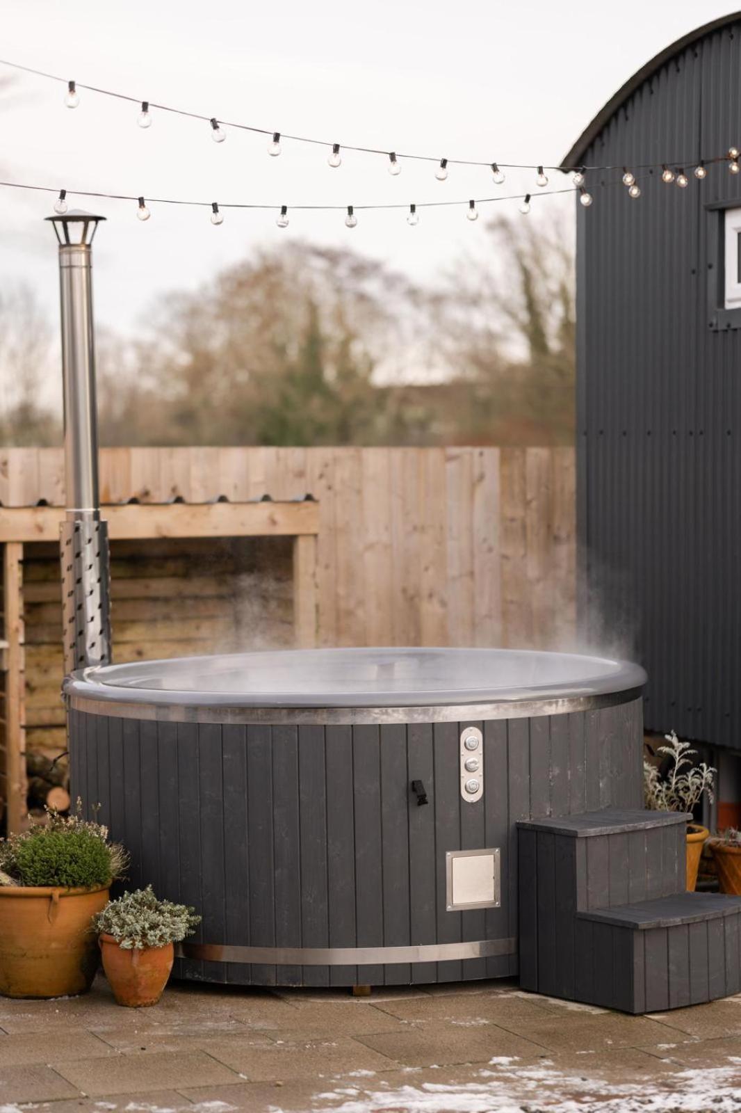 Barfield Shepherds Hut 马拉费尔特 外观 照片